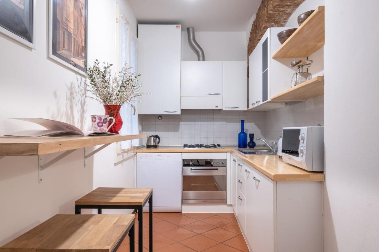 Lo Scrigno Delle 2 Torri! Nel Cuore Del Centro, Vicino A Via Rizzoli Bologna Buitenkant foto